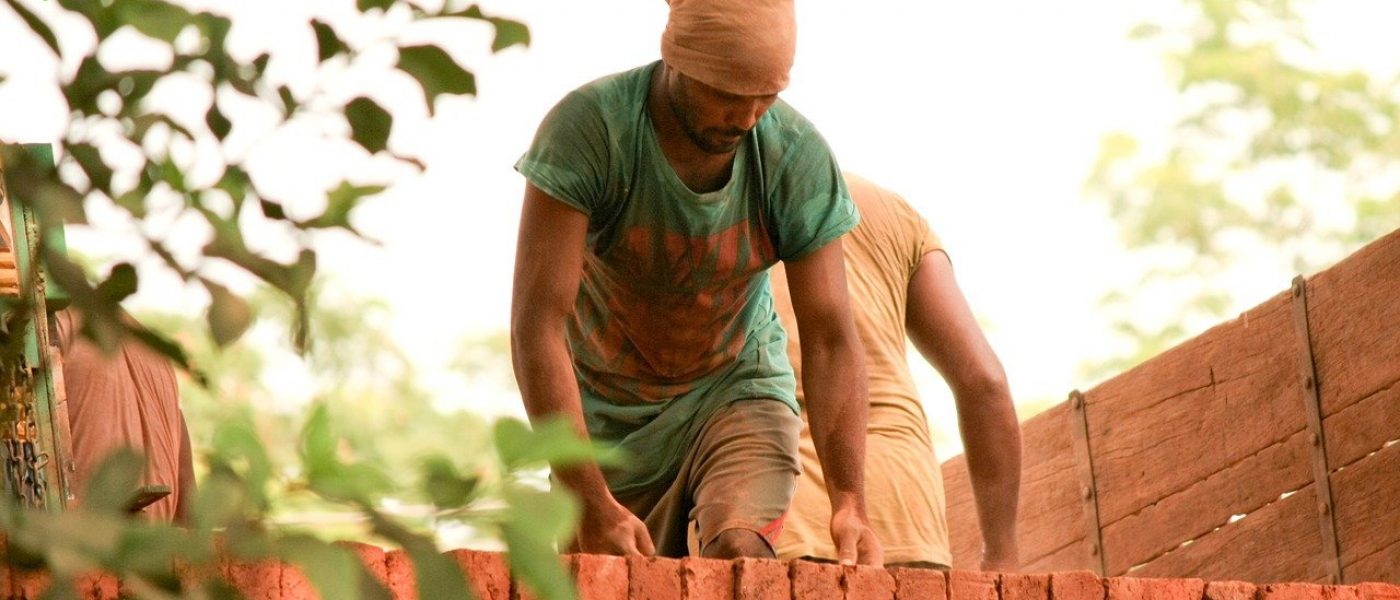 bricks, labourer, indian-166919.jpg